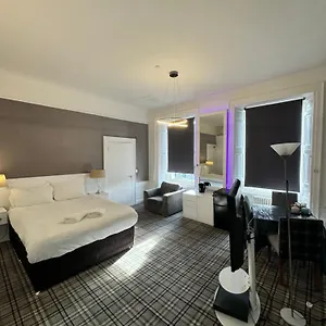 Luxury Family With Private Bathroom In The Heart Of Edinburgh
